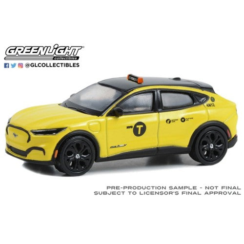1/64 2022 Ford Mustang Mach-E California Route 1 - Nyc Taxi