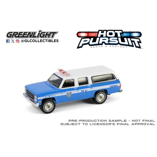 1/64 Hot Pursuit Series 46 - 1990 Chevrolet Suburban K2500 Scottsdale - New York City Police Department (Nypd)