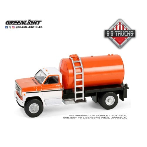 1/64 S.D. Trucks Series 19 - 1984 Chevrolet C-70 Fertilizer Truck - Red And White Cab With Red Tank Solid Pack
