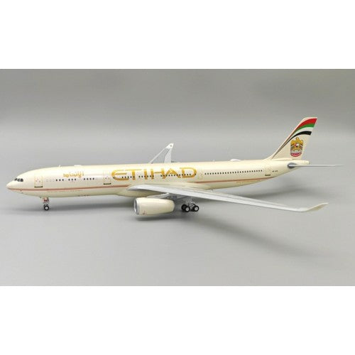 1/200 Etihad Airways Airbus A330-343 A6-Afe With Stand