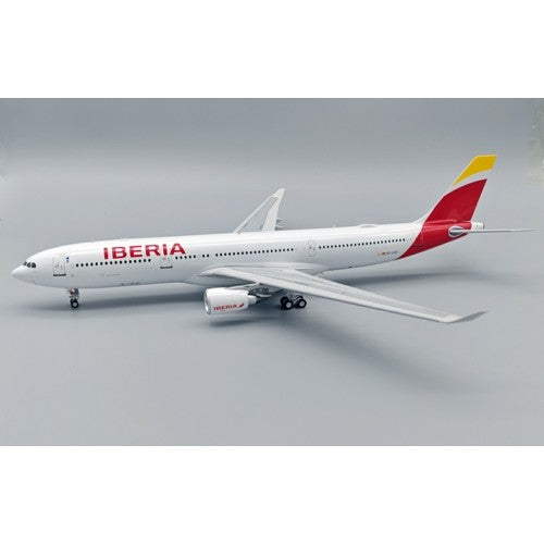 1/200 Iberia Airbus A330-302 Ec-Lux With Stand