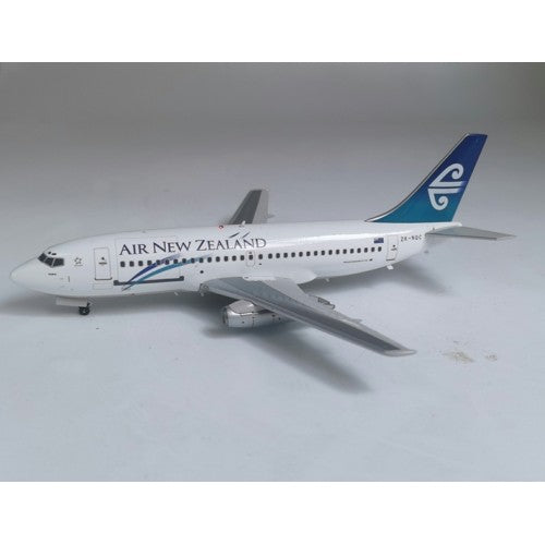 1/200 Air New Zealand Boeing 737-200 Zk-Nqc With Stand