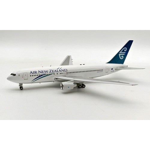 1/200 Air New Zealand Boeing 767-219/Er Zk-Nbc With Stand New Colours