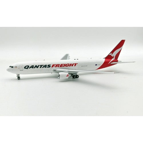 1/200 Qantas Freight Boeing 767-381F/Er Vh-Efr