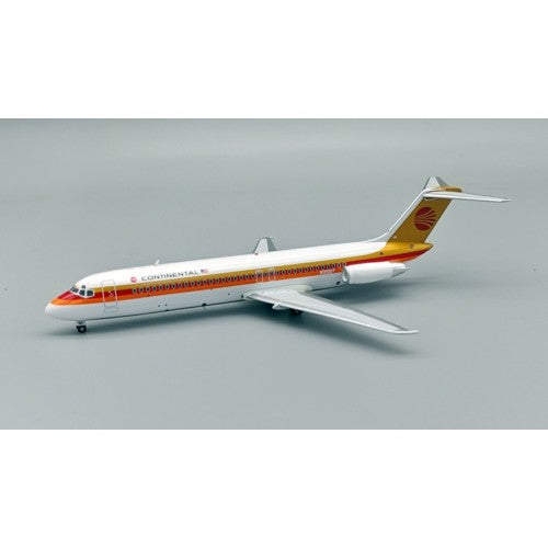 1/200 Continental Airlines Mcdonnell Douglas Dc-9-32 N3510T With Stand