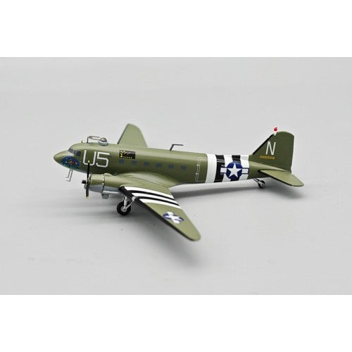 1/200 Usa - Air Force Douglas C-47A Skytrain (Dc-3)42-100558 With Stand