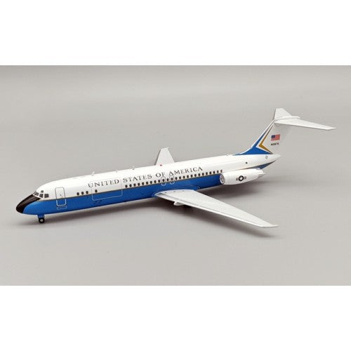 1/200 Usa - Air Force C-9A Nightingale (Dc-9-32Cf) 71-0876 With Stand