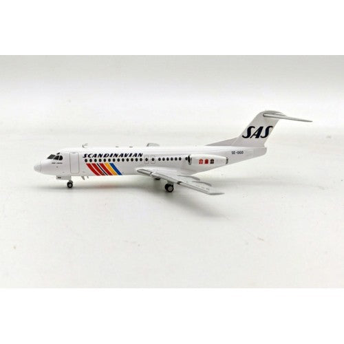 1/200 Scandinavian Airlines - Sas Fokker F-28-4000 Fellowship Se-Dgo With Stand