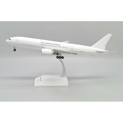 1/200 Lufthansa Cargo Boeing 777-200Lrf Natural Beauty Reg: D-Alfj With Stand