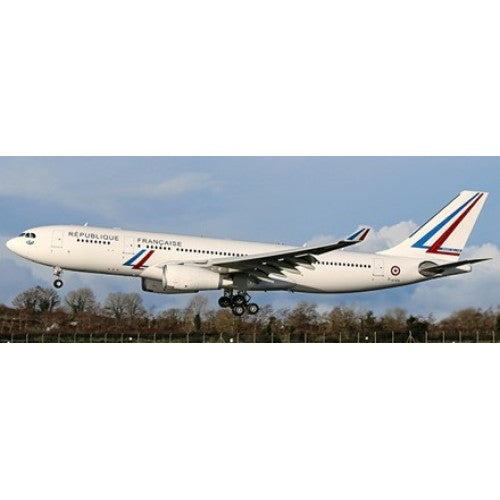 1/400 French Air Force Airbus A330-200 Reg: F-Ujcs With Antenna