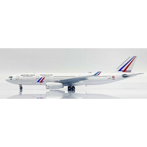 1/400 French Air Force Airbus A330-200 Reg: F-Ujct With Antenna