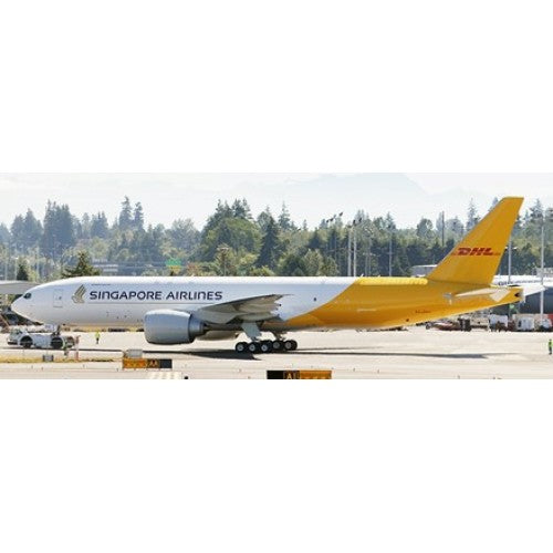 1/400 Singapore Airlines Boeing 777-200Lrf Reg: 9V-Dha With Antenna