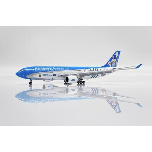 1/400 Aerolineas Argentinas Airbus A330-200 Argentina Football Livery Reg: Lv-Fvh With Antenna