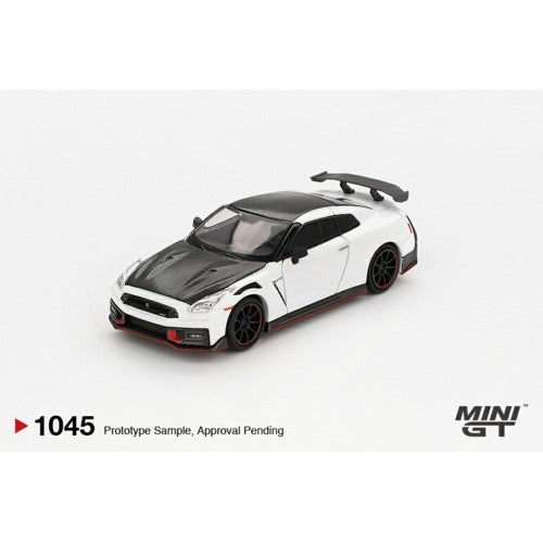 1/64 Nissan Gt-R Nismo 2024 Brilliant White Pearl (Lhd)