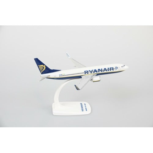 1/200 Ryanair B737-800 Snap-Fit